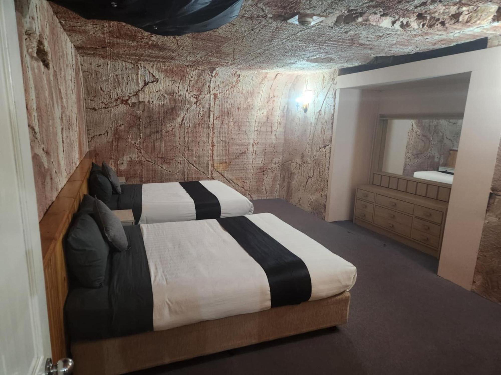 Coober Pedy Experience Motel Exteriör bild