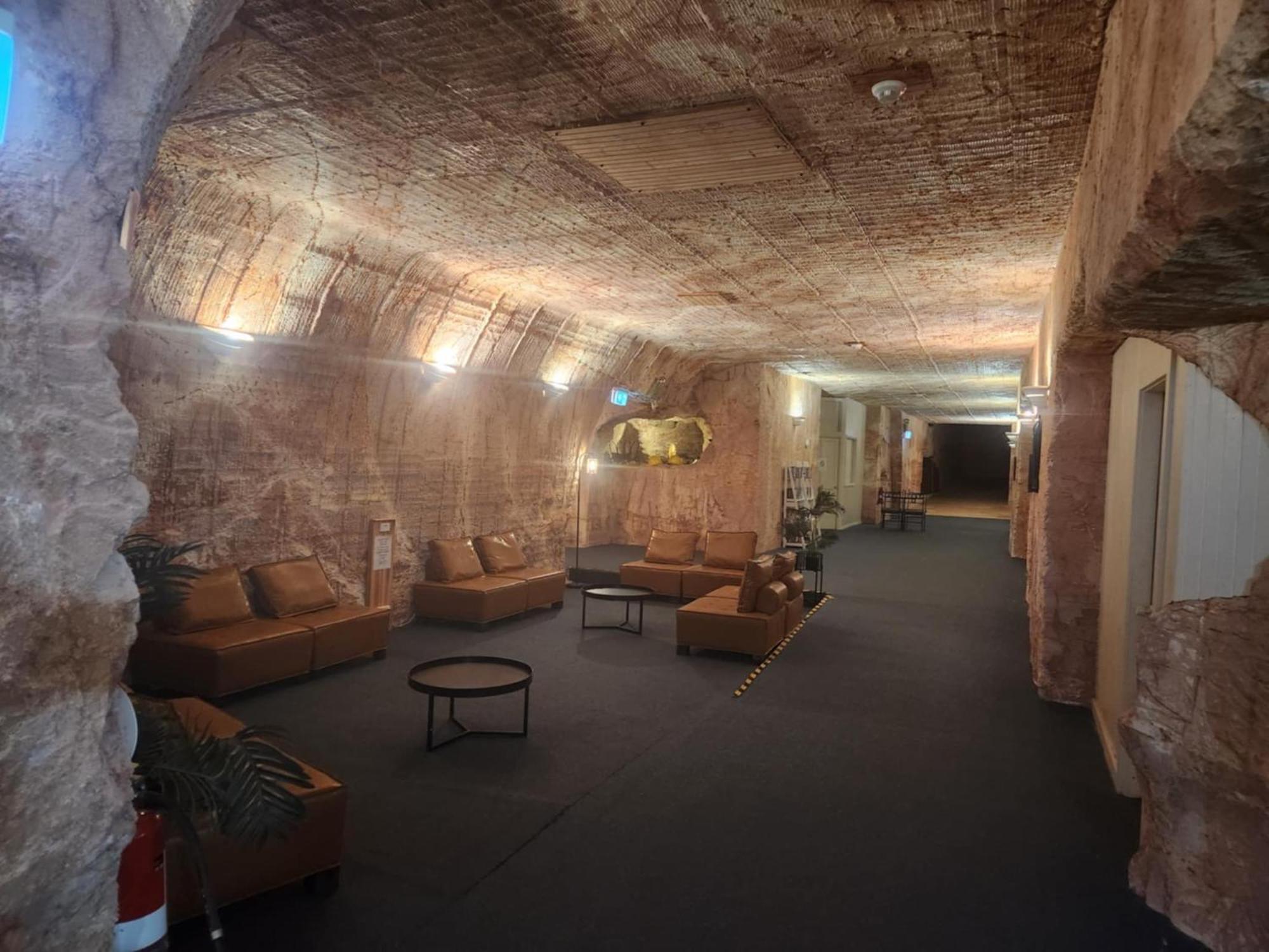 Coober Pedy Experience Motel Exteriör bild